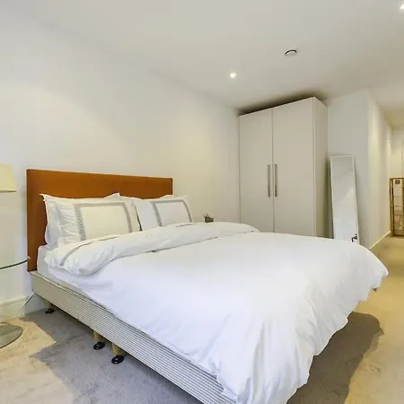 Luxurious 2-Bedroom Apartment Лондон Экстерьер фото
