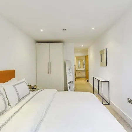 Luxurious 2-Bedroom Apartment Лондон Экстерьер фото