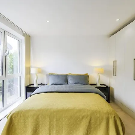 Luxurious 2-Bedroom Apartment Лондон Экстерьер фото
