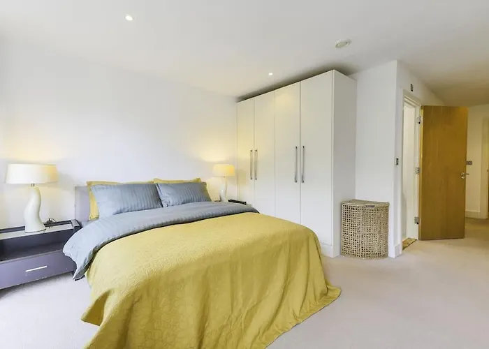 Luxurious 2-Bedroom Apartment